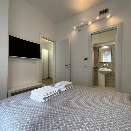 Bilocale San Giovanni Design Apartament * Rome