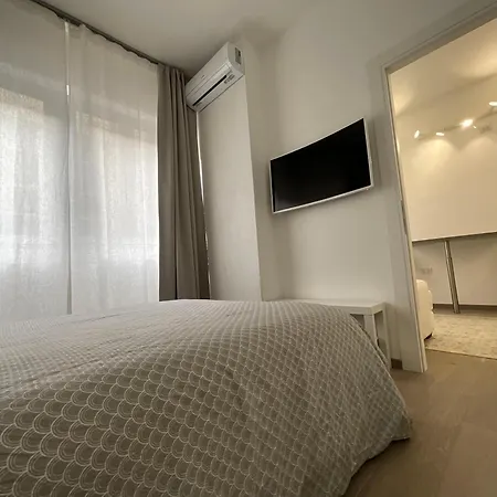 Bilocale San Giovanni Design Apartament